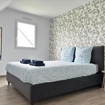 Hébergement de vacances Les Dunes, Maison Neuve 8 P Bien équipée Jardin Clos, Terrasse équipée, Parking, Garage à 850 M De La Et Centre Bourg, Sur Plages Du Débarquement Près Arromanches Et Bayeux, Chiens Bienvenus